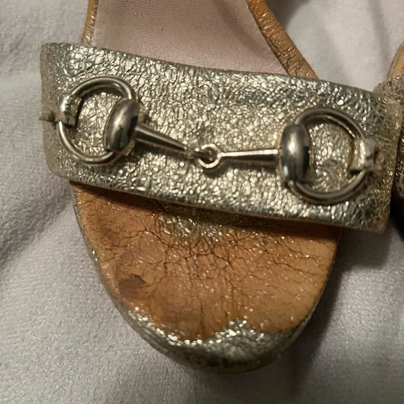 Gucci Gold Wedge Shoes for Elegant Occasions - Picture 7 of 10